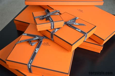 hermes orange box colors.